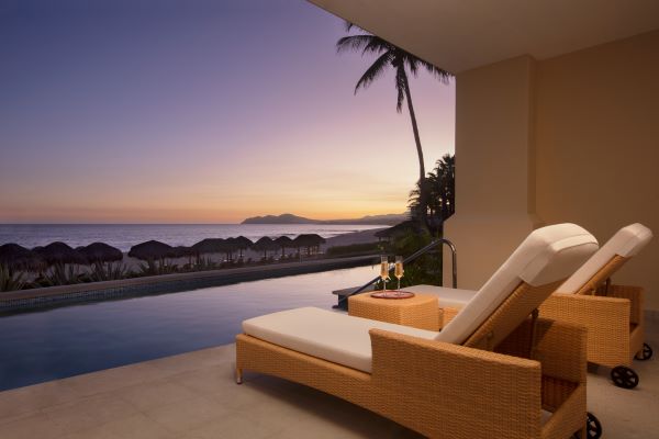 Presidential suite with swim out ocean front terrace